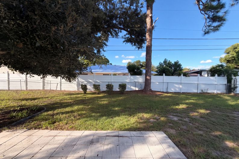 Photo 22 of 26 of 117 66th Ave W, Bradenton, FL