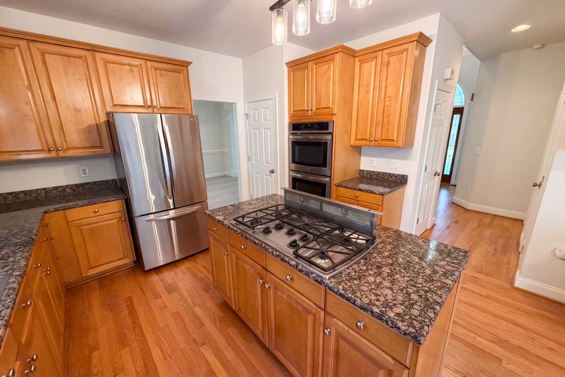 Photo 13 of 33 of 10124 Windtree Ln, Charlotte, NC