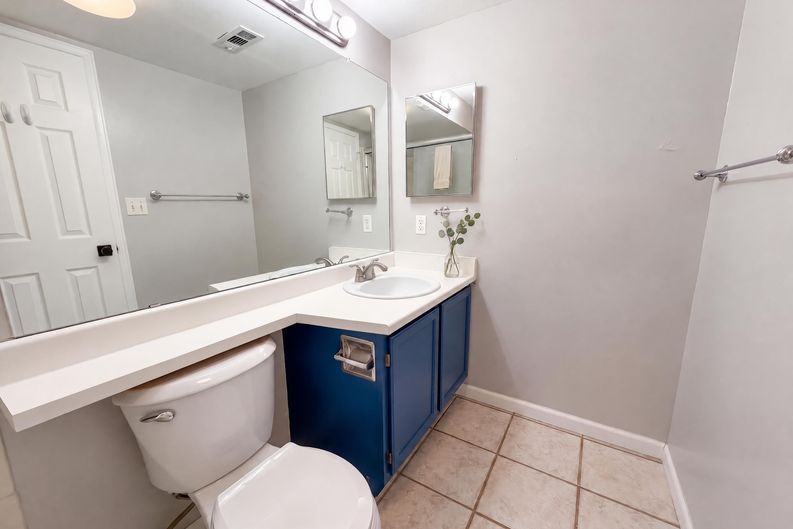 Photo 14 of 19 of 6702 S Ivy Way, Centennial, CO