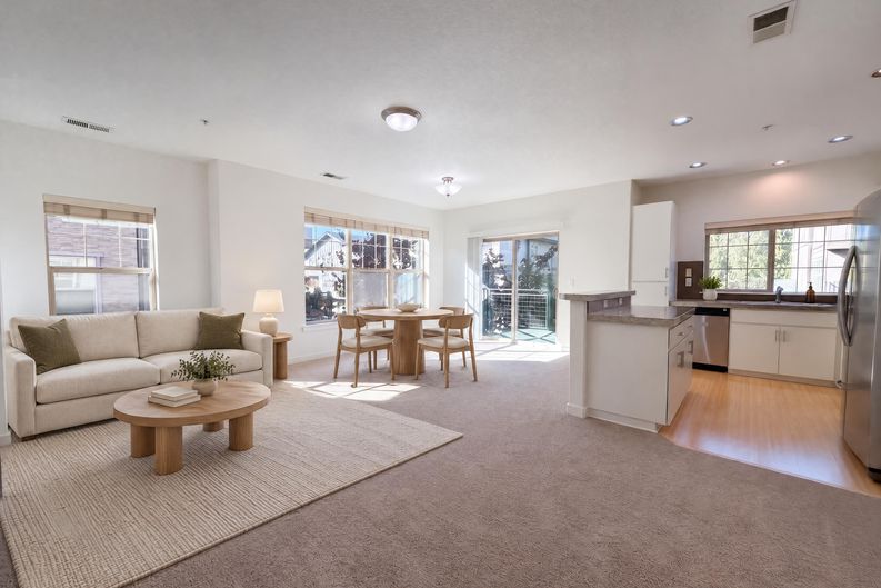 Photo 5 of 24 of 632 NE Garswood Ln, Beaverton, OR