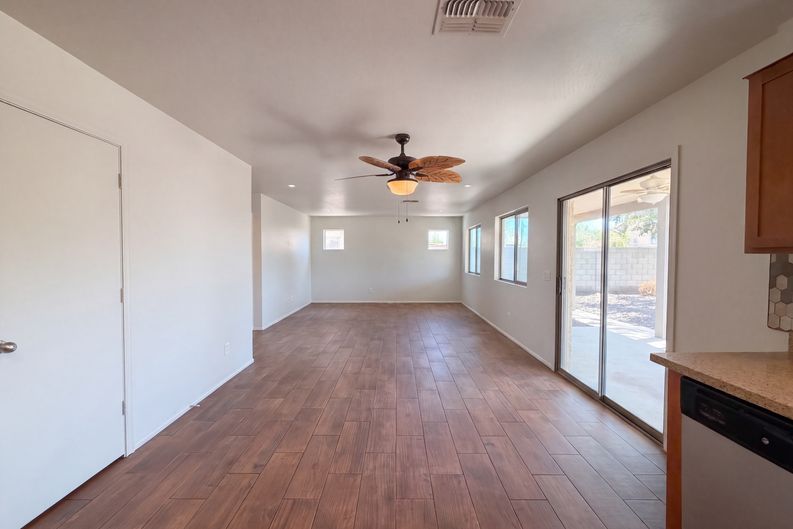 Photo 6 of 32 of 23669 W Parkway Dr, Buckeye, AZ