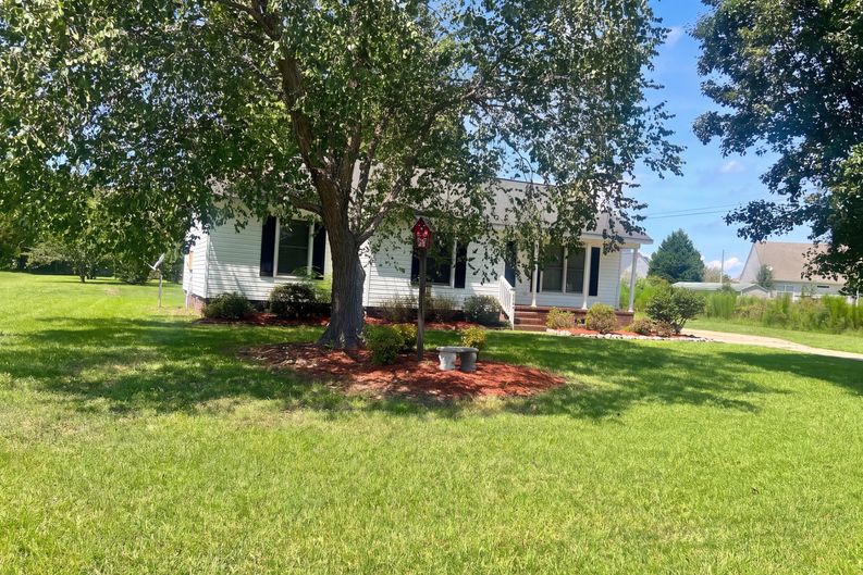 Photo 16 of 26 of 2504 Thomas Langston Rd, Winterville, NC
