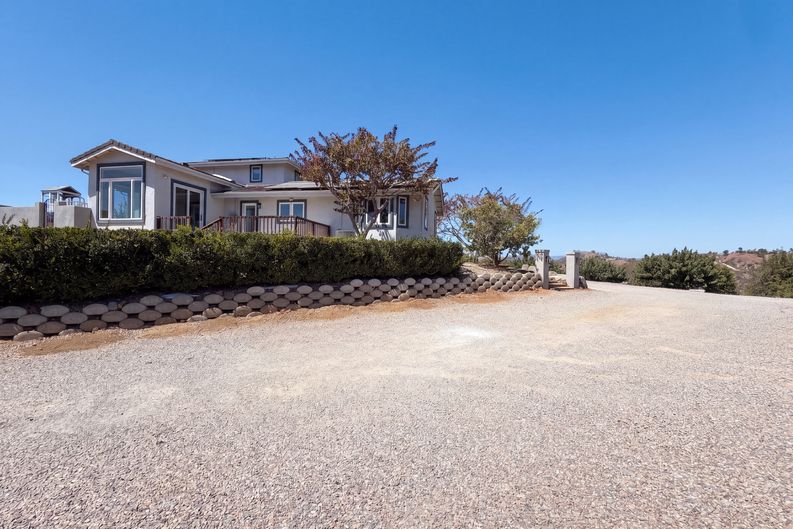 Photo 40 of 42 of 1596 Aldorado Dr, Vista, CA