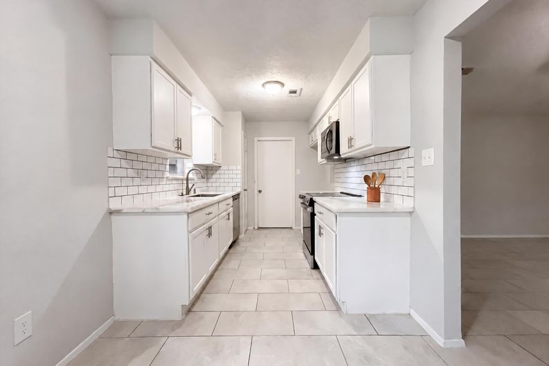 Photo 6 of 31 of 23110 Pennsgrove Rd, Spring, TX