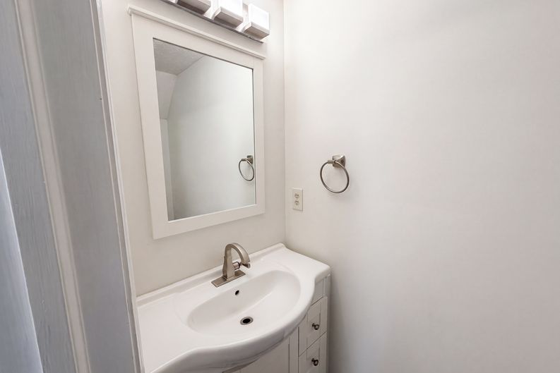 Photo 15 of 29 of 4976 Vicksburg Ln, Hilliard, OH