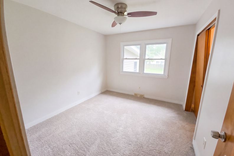 Photo 14 of 50 of 211 Roshon Dr, Medina, OH