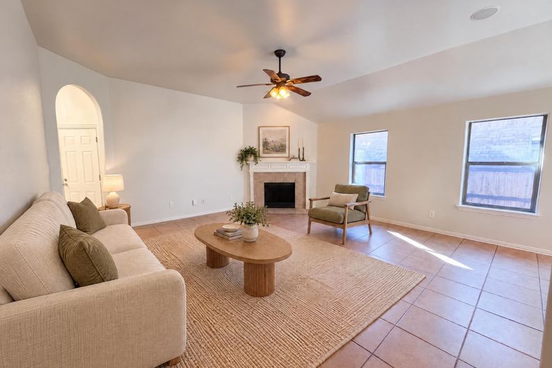 Photo 8 of 21 of 2961 Salado Trl, Fort Worth, TX