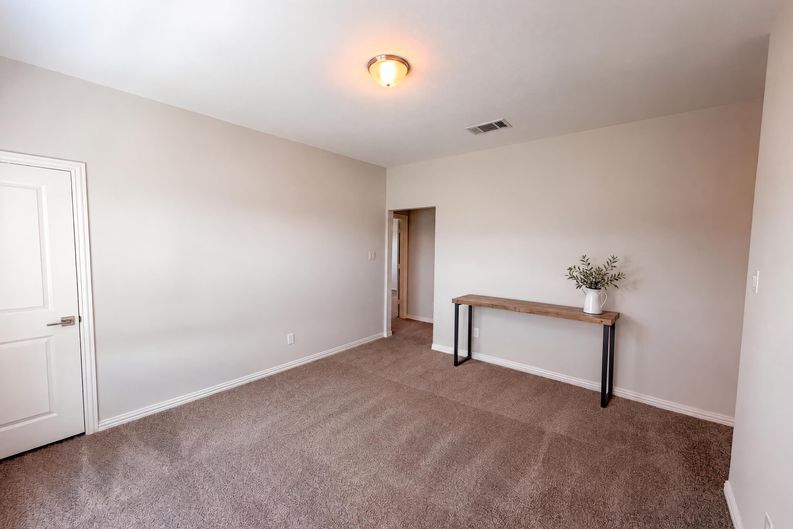 Photo 15 of 22 of 1448 Martingale Ln, Forney, TX