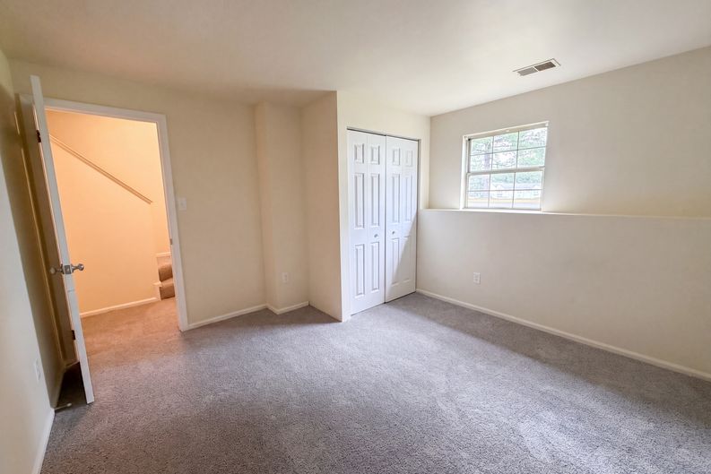 Photo 18 of 48 of 8641 Centerton Ln, Manassas, VA
