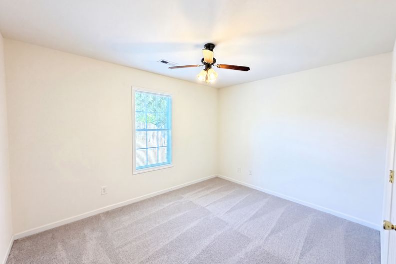 Photo 13 of 19 of 10215 Orchard Grass Ct, Charlotte, NC