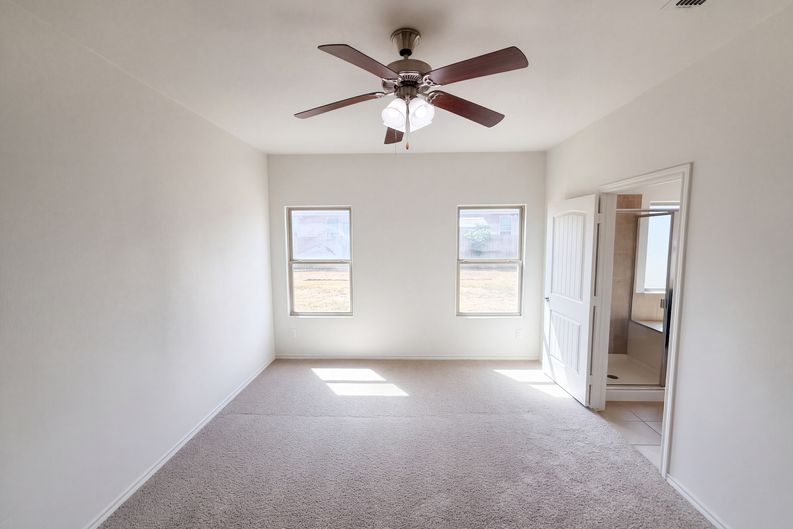 Photo 4 of 21 of 1728 Jacona Trl, Fort Worth, TX
