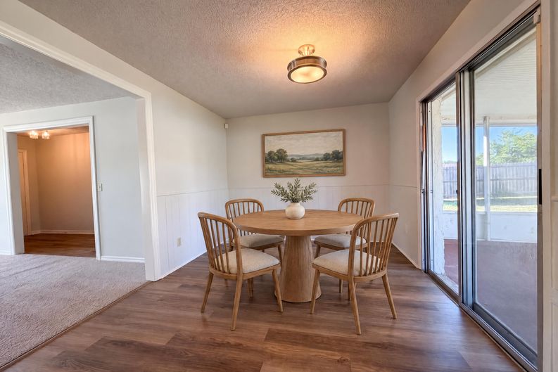 Photo 8 of 21 of 8965 Grampian Dr N, Jacksonville, FL