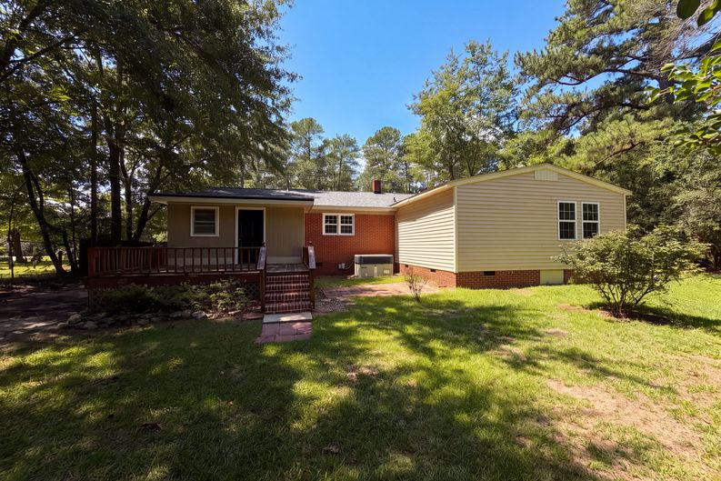 Photo 5 of 19 of 4060 Rosehill Rd, Fayetteville, NC