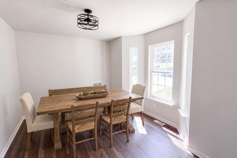 Photo 7 of 23 of 6226 Dumont Ln, Charlotte, NC