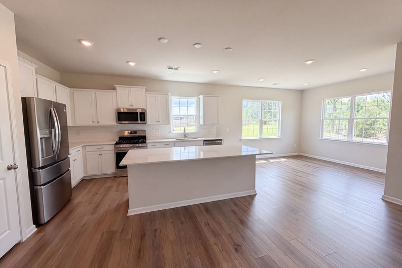 Photo 3 of 23 of 232 Shadowbrook Way, Camden, SC