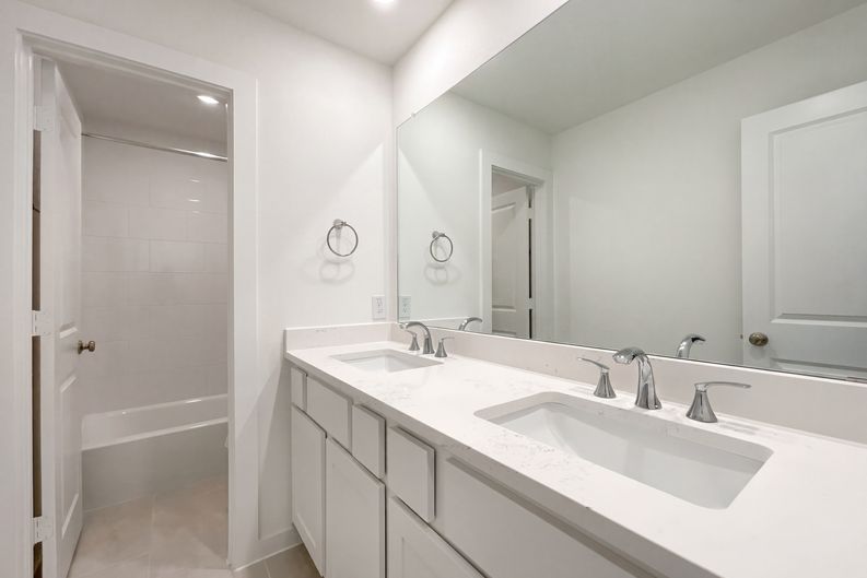 Photo 15 of 19 of 118 Neches Nook Ct, Conroe, TX