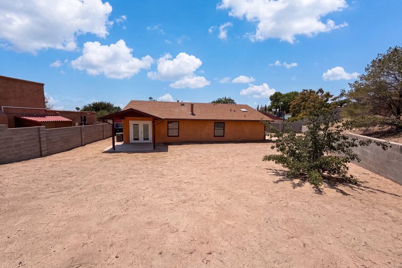 Photo 5 of 20 of 4417 Spanish Broom Ct NW, Albuquerque, NM