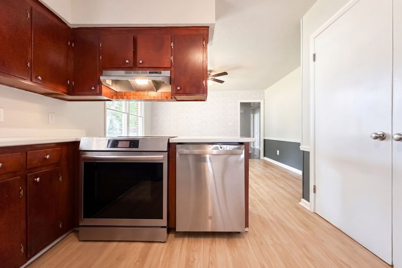 Photo 6 of 19 of 1311 Brucemont Dr, Garner, NC