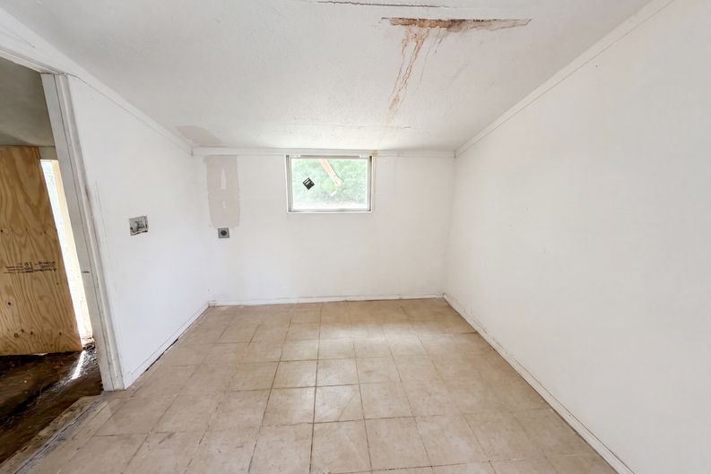 Photo 14 of 16 of 2210 Ben Hur St, Dallas, TX