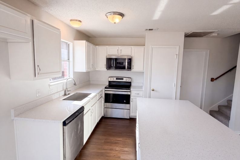Photo 6 of 24 of 441 Longshore Dr, Little Elm, TX