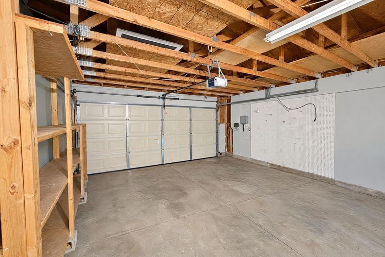 Photo 16 of 19 of 13759 Clear Valley Rd, Victorville, CA