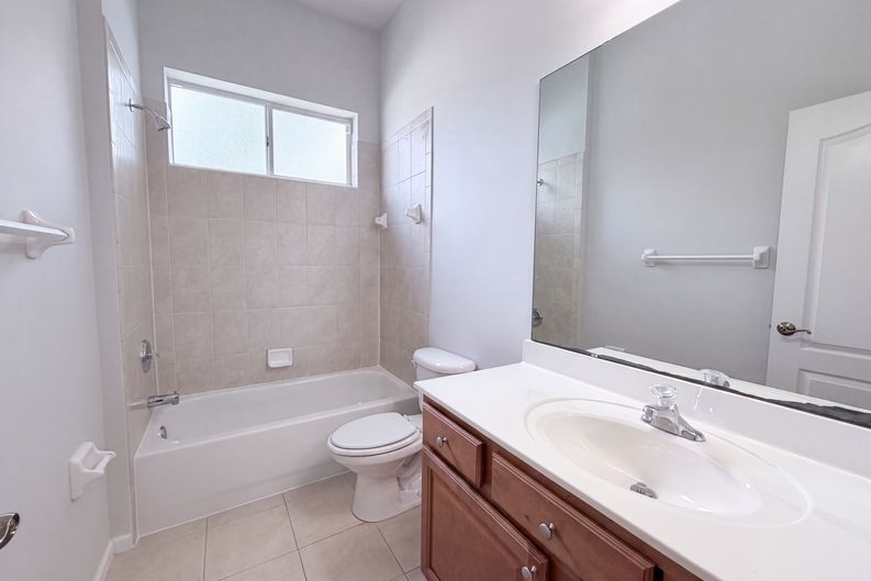 Photo 10 of 21 of 845 Songbird Dr, Orange Park, FL