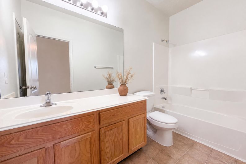 Photo 14 of 21 of 11327 Grass Lake Ln, Richmond, TX