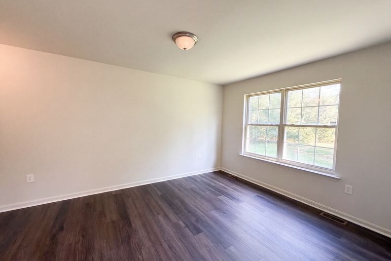 Photo 4 of 41 of 10654 Quillback St, Waldorf, MD