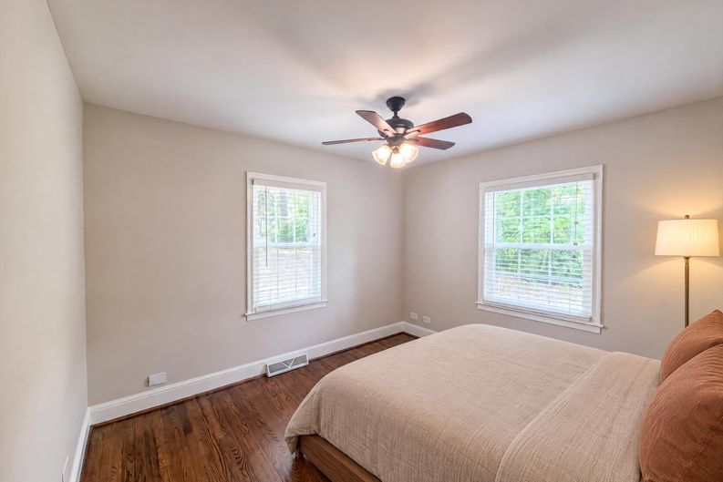 Photo 13 of 17 of 1712 N Roxboro St, Durham, NC