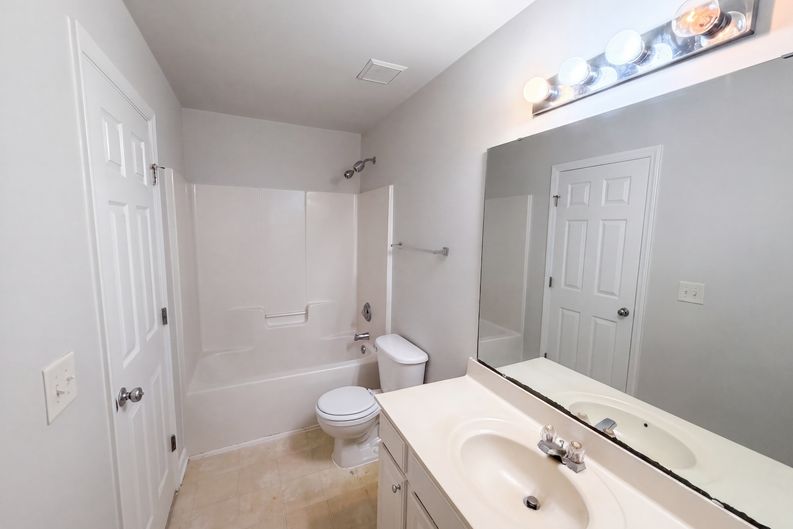 Photo 14 of 18 of 8408 Aztec Dawn Ct, Raleigh, NC
