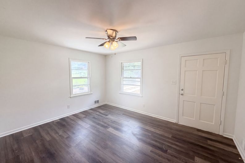 Photo 3 of 17 of 3119 Holbrook Dr SW, Marietta, GA