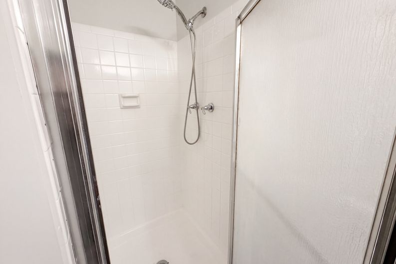 Photo 11 of 17 of 706 Kaplan Ct, Hyattsville, MD