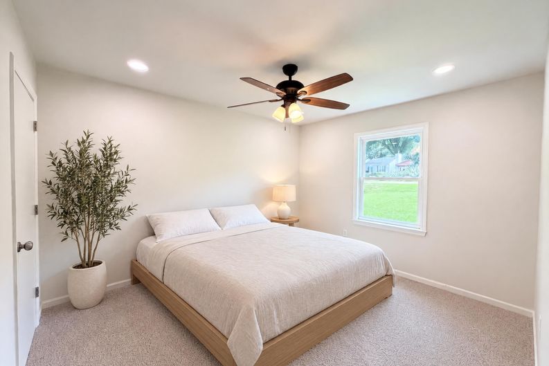 Photo 10 of 16 of 8332 Clear Meadow Ln, Charlotte, NC