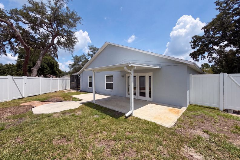 Photo 5 of 32 of 3800 Seminole Dr, Orlando, FL