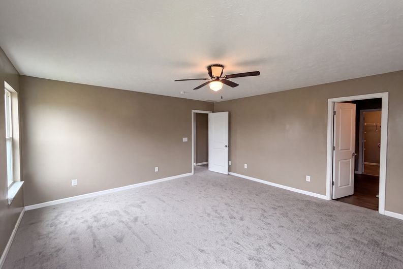 Photo 9 of 23 of 8196 Alyssum Dr, Plainfield, IN