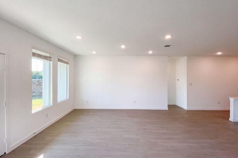 Photo 10 of 36 of 14824 Berkshire Way, San Antonio, TX