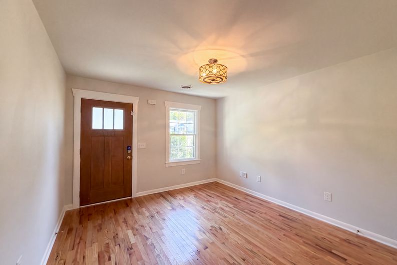 Photo 3 of 21 of 509 Drake Ave, Nashville, TN