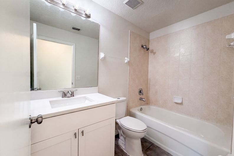 Photo 13 of 22 of 13236 Pike Lake Dr, Riverview, FL