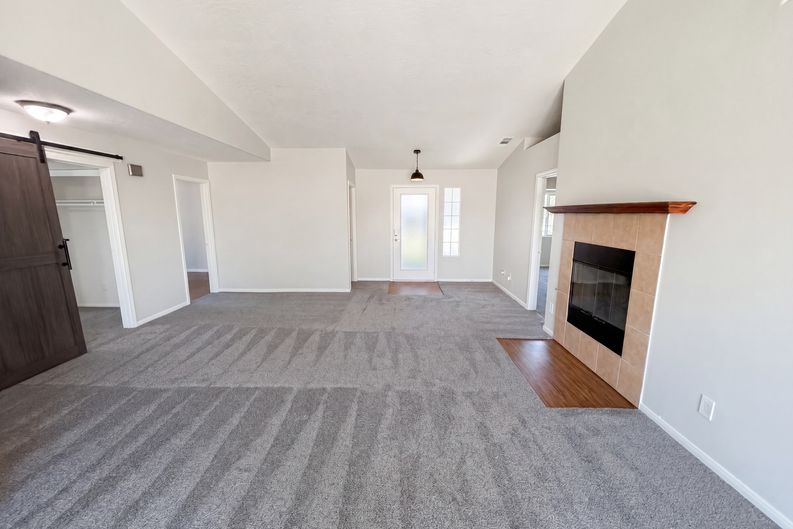 Photo 10 of 28 of 13185 Great Falls Ave, Victorville, CA