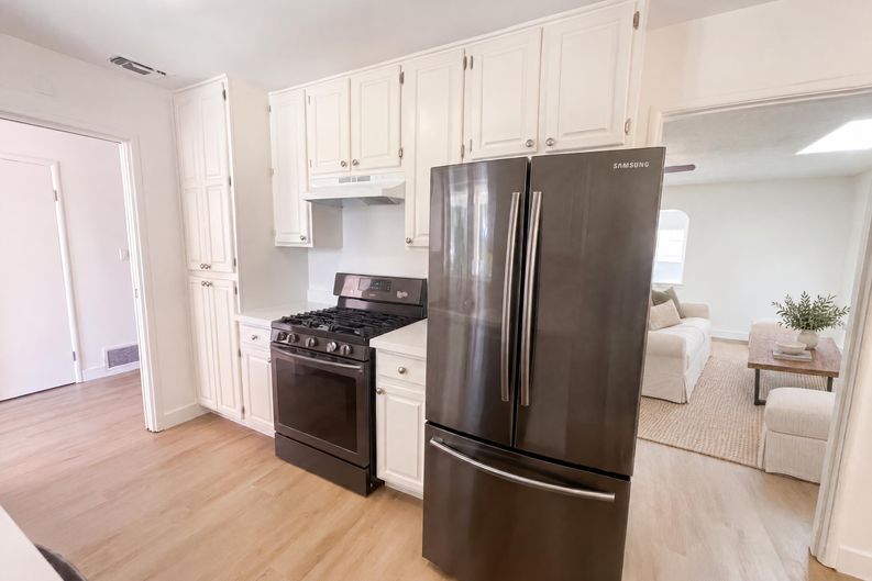 Photo 10 of 30 of 5313 Fernwood Way, Sacramento, CA