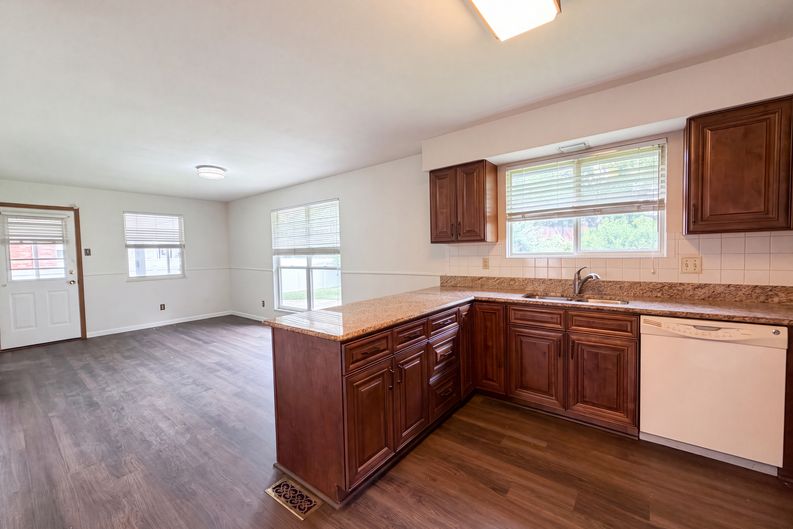 Photo 9 of 21 of 3679 Vago Ln, Florissant, MO