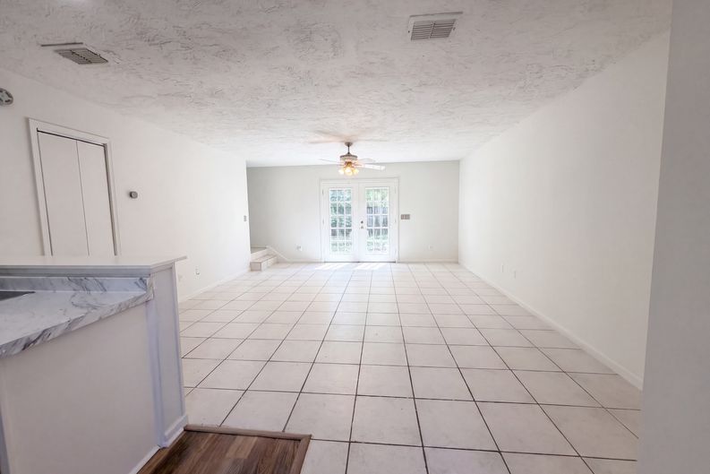 Photo 3 of 17 of 3561 Rain Forest Dr W, Jacksonville, FL