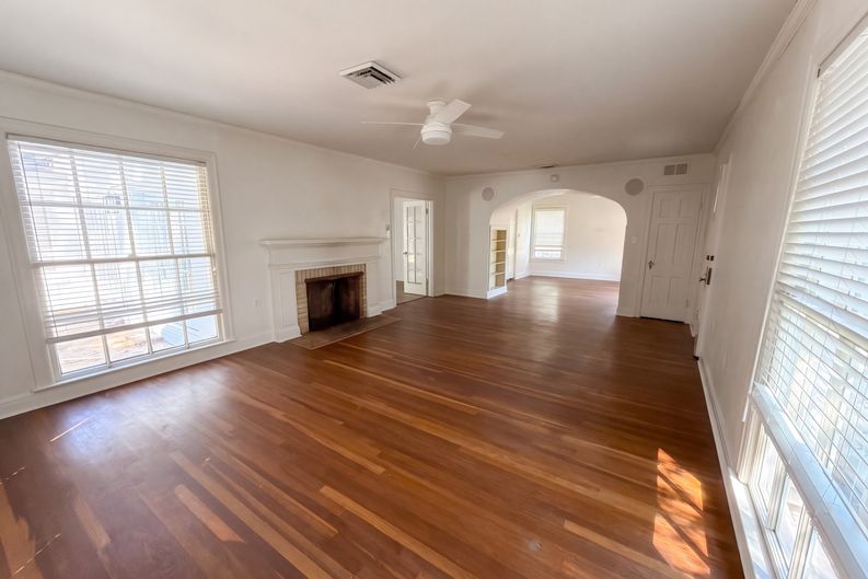 Photo 14 of 31 of 1113 Sylvan Ave, Palestine, TX
