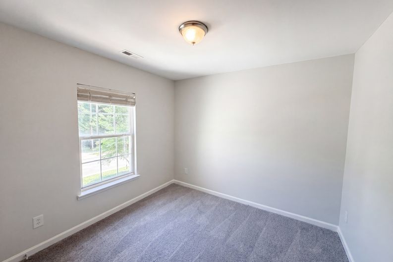 Photo 4 of 17 of 8409 Aztec Dawn Ct, Raleigh, NC