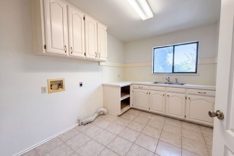 Photo 16 of 23 of 7632 Westwind Dr, Fort Worth, TX