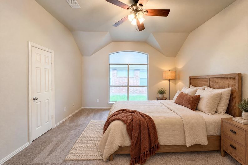 Photo 9 of 17 of 1441 Forest Oaks Ct, Frisco, TX