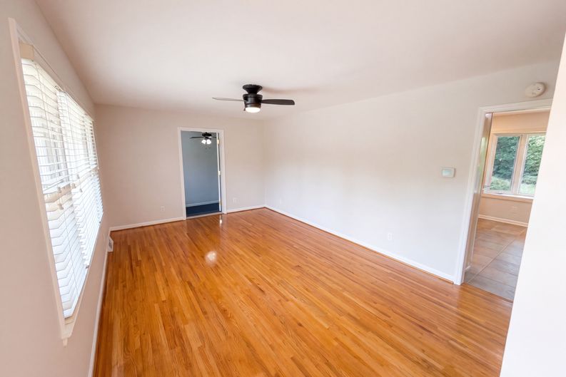 Photo 31 of 41 of 1030 McLaughlin Dr, Charlotte, NC