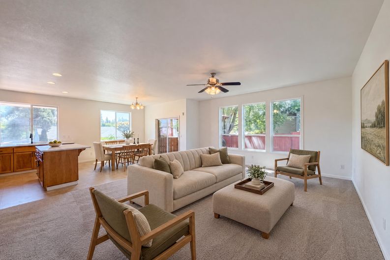 Photo 3 of 23 of 19015 SW Jessica Way, Beaverton, OR
