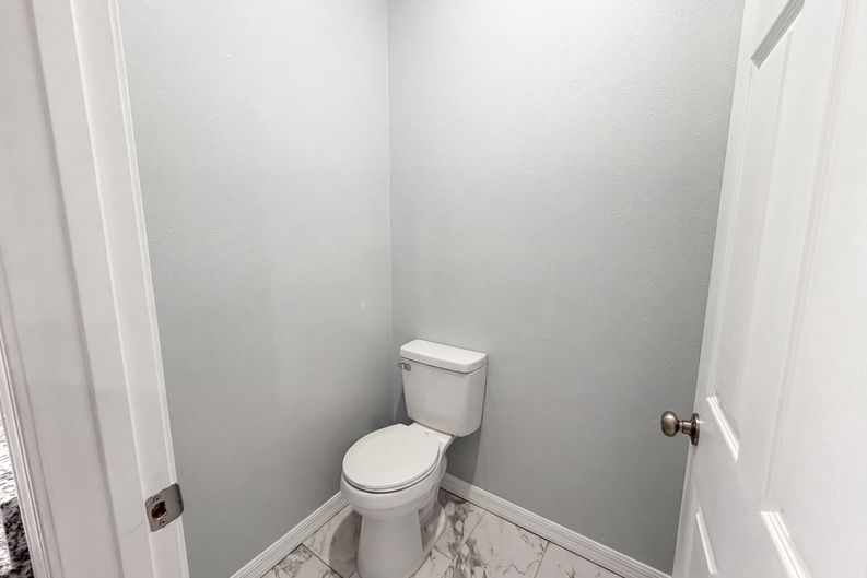 Photo 20 of 27 of 1013 W 11th St, Sanford, FL