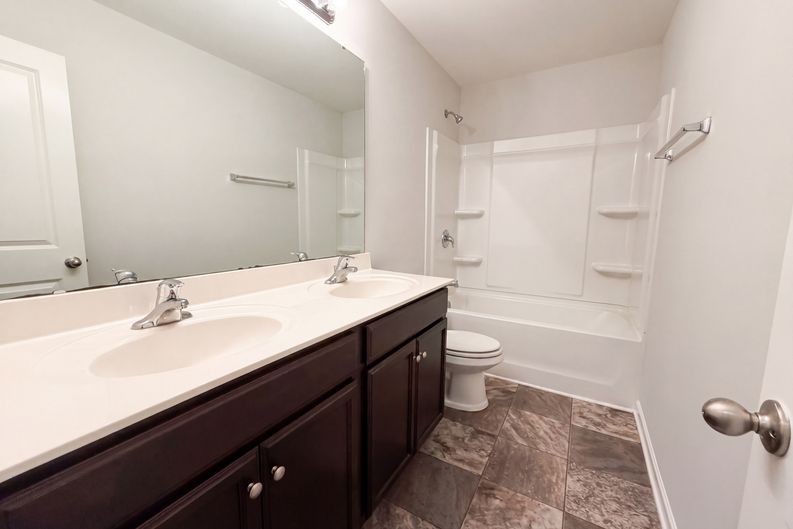 Photo 12 of 17 of 3462 Pridgen Ridge Dr, Winston Salem, NC